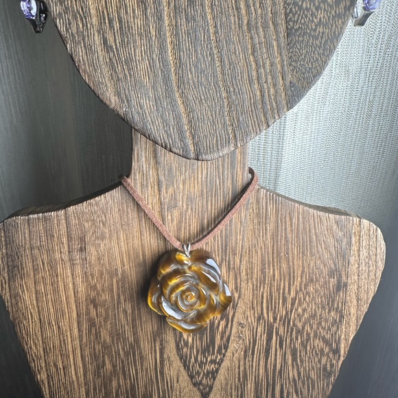 Handcrafted Tiger's Eye Rose Pendant Necklace  on Brown Faux Suede - Picture 8 of 11